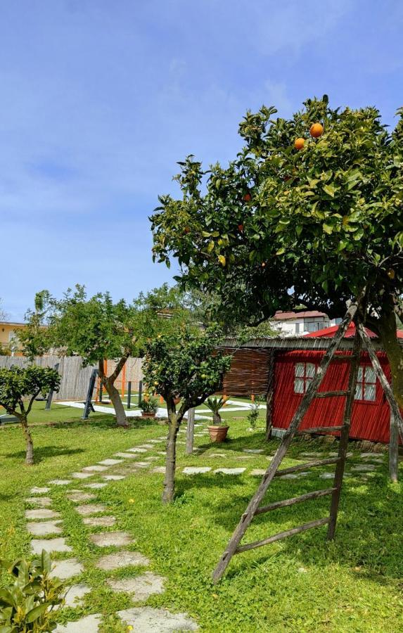 Hotel La Famiglia Pollena Trocchia Exterior foto